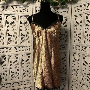 🐾HOST PICK🐾 SWEET SILKY BLACK & GOLD ANIMAL PRINT SHORT LINGERIE NIGHTIE